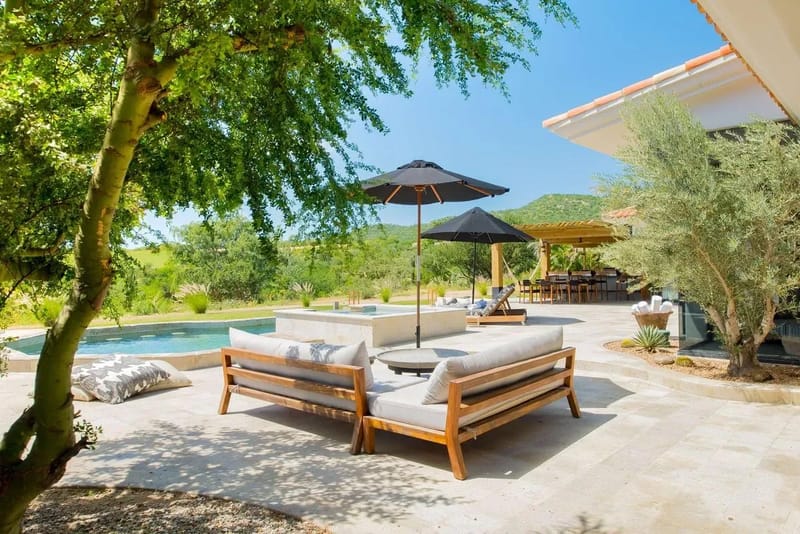 Luxury 5BR Villa w/ Pool & Sea Views