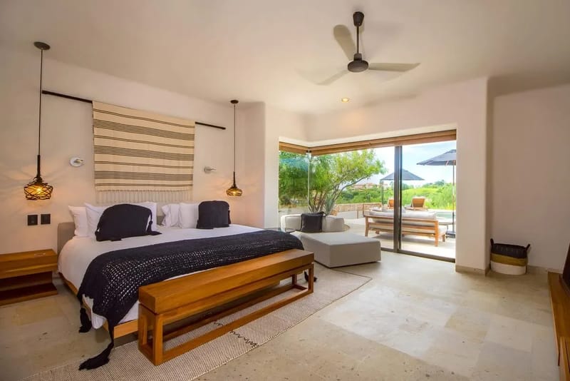 Luxury 5BR Villa w/ Pool & Sea Views