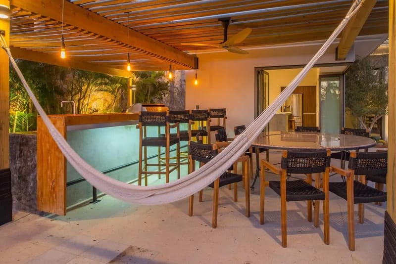 Luxury 5BR Villa w/ Pool & Sea Views
