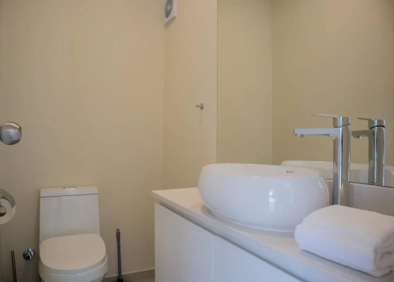 Modern 3BR w/ Balcony Near Kennedy Park