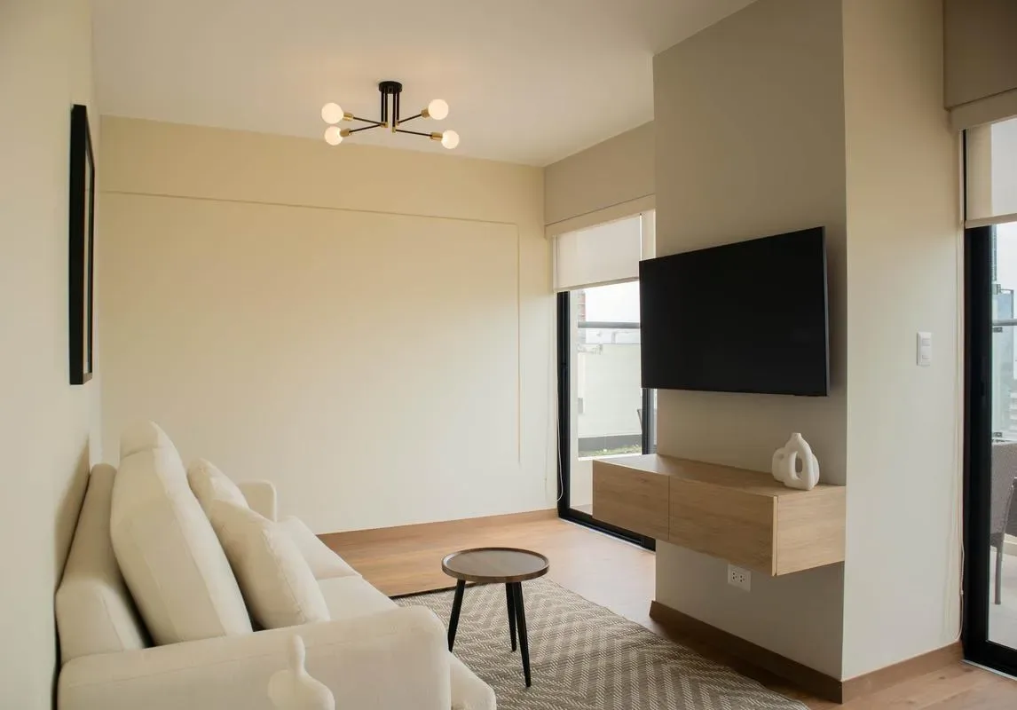 Modern 3BR w/ Balcony Near Kennedy Park
