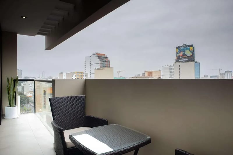 Modern 3BR w/ Balcony Near Kennedy Park