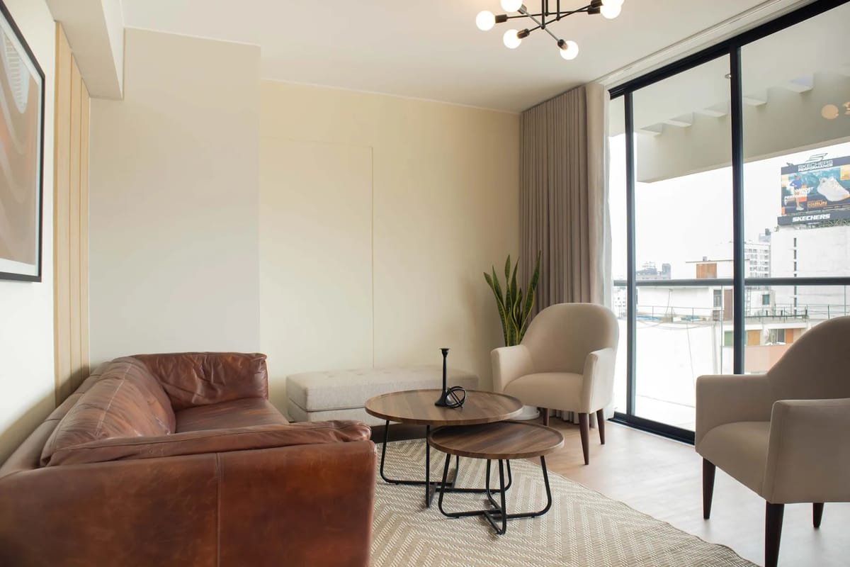 Modern 3BR w/ Balcony Near Kennedy Park