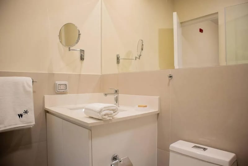 Modern 3BR w/ Balcony Near Kennedy Park