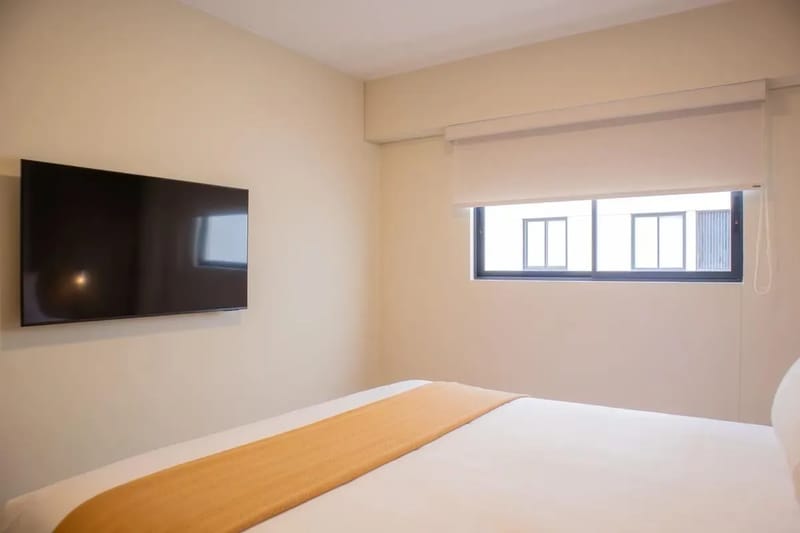 Modern 3BR w/ Balcony Near Kennedy Park