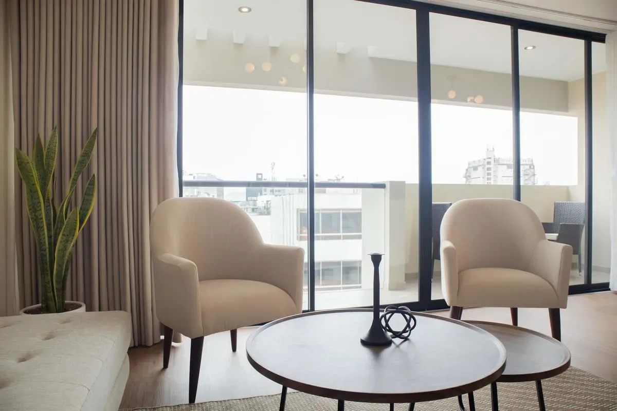 Modern 3BR w/ Balcony Near Kennedy Park