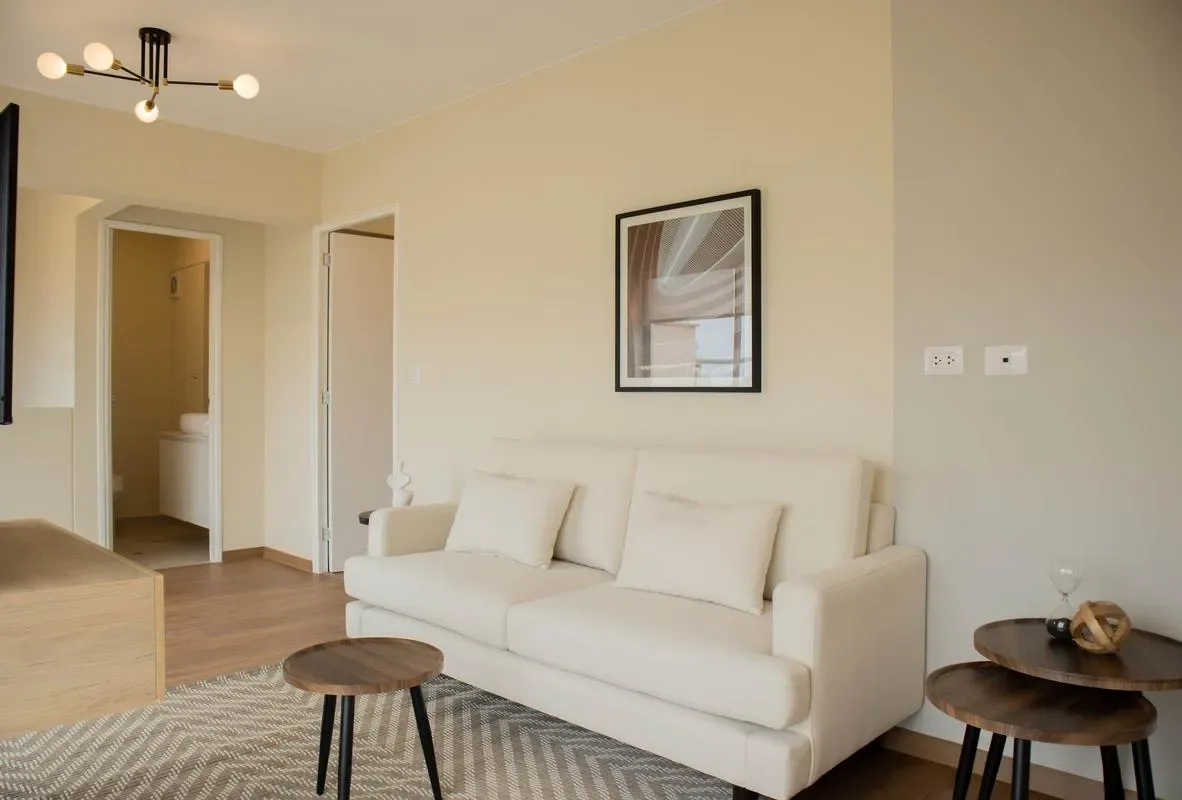 Modern 3BR w/ Balcony Near Kennedy Park