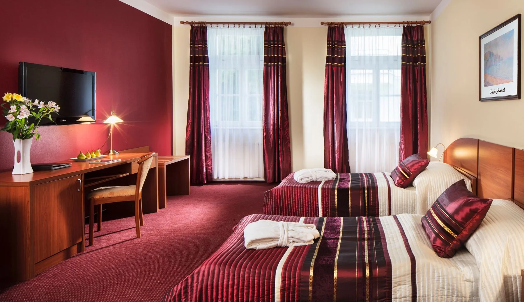Superior room with twin beds