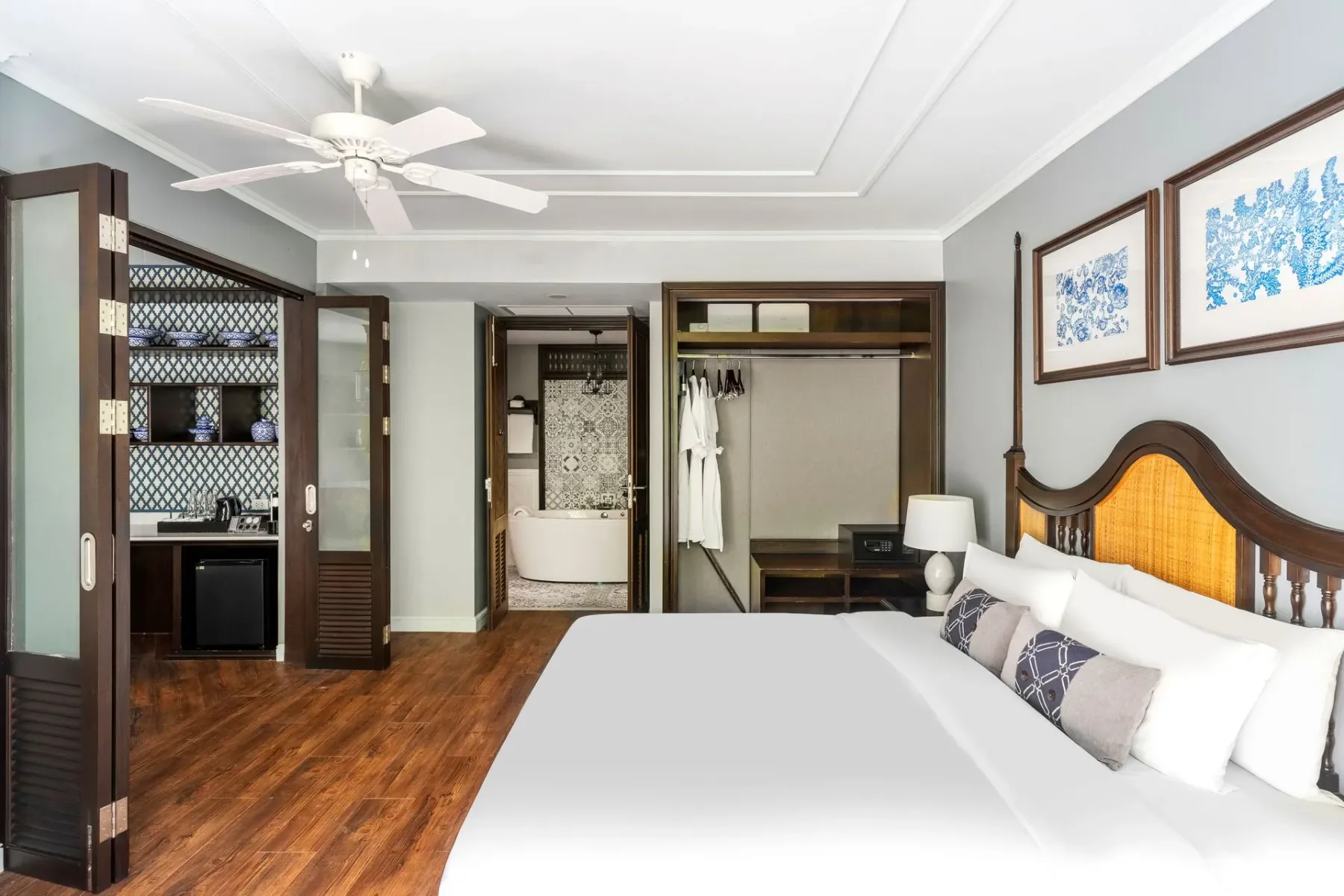 Executive Jacuzzi Suite