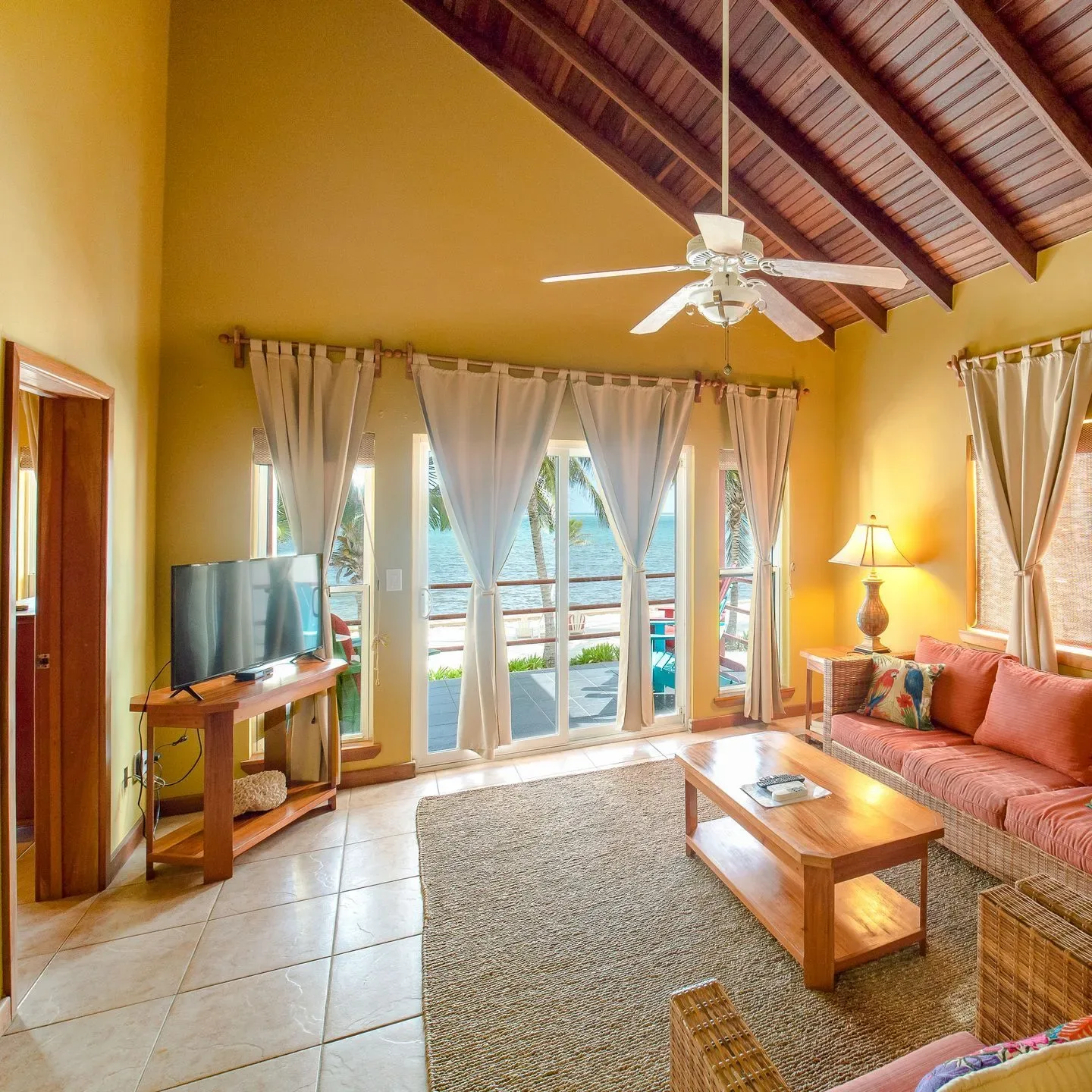 Interior del condominio en Tres Cocos Resort