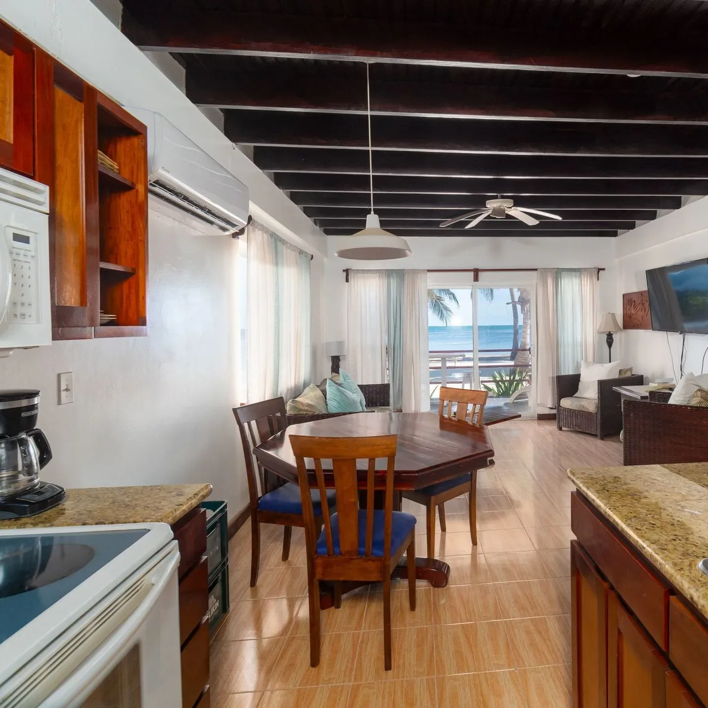 Interior del condominio en Tres Cocos Resort