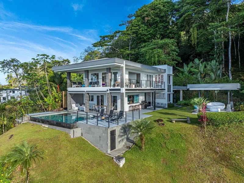 Luxury 3BR Rainforest Villa w/ Oceanview Pool