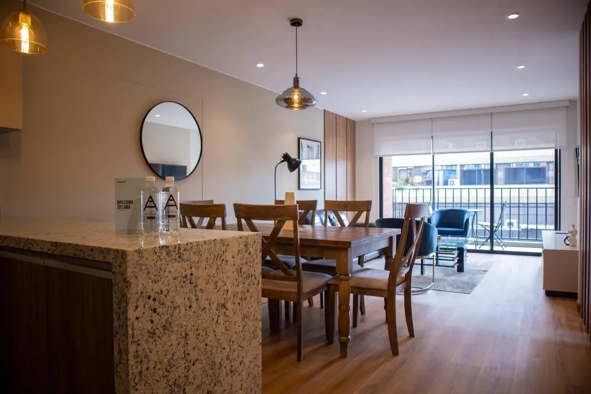 Stylish & Cozy 3BR w/ Balcony in Miraflores