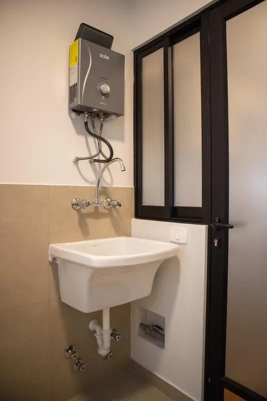 Stylish & Cozy 3BR w/ Balcony in Miraflores