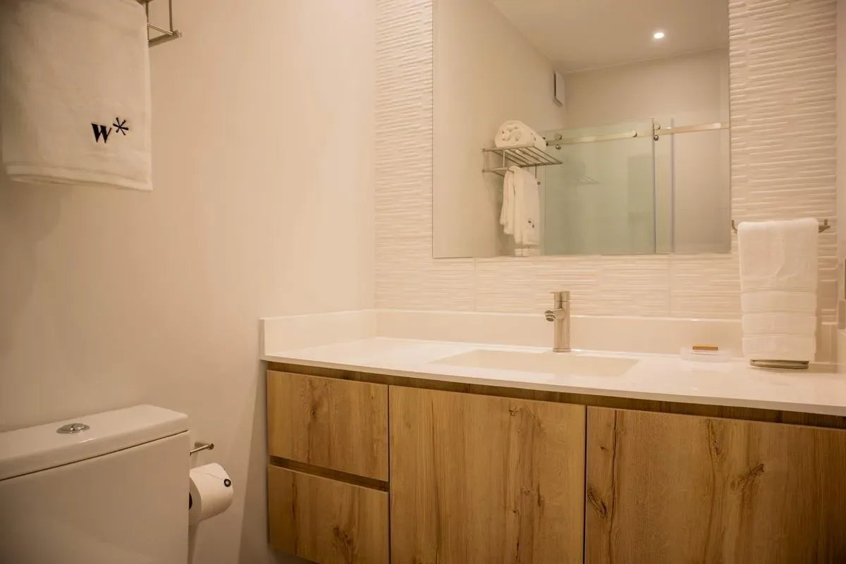 Stylish & Cozy 3BR w/ Balcony in Miraflores