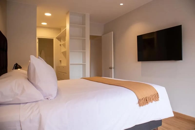 Stylish & Cozy 3BR w/ Balcony in Miraflores