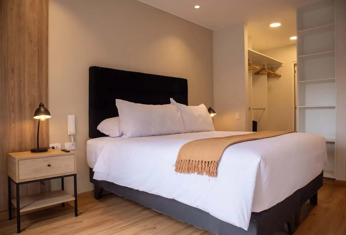 Stylish & Cozy 3BR w/ Balcony in Miraflores