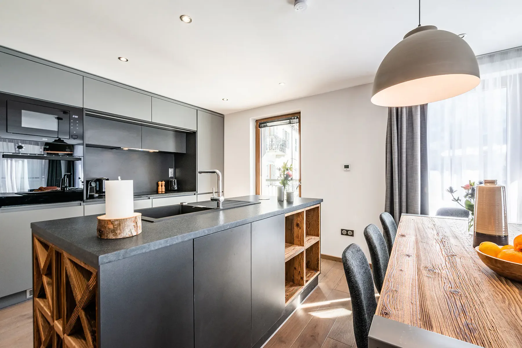 Comtemporary fully equipped kitchen luxury ski Chalet Ravanel Chamonix