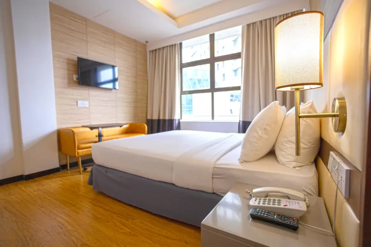 Standard king room