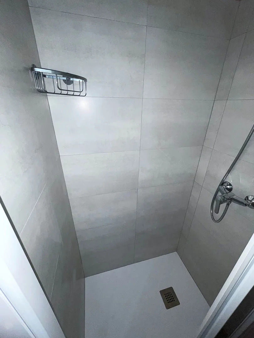 Double room with shared bathroom