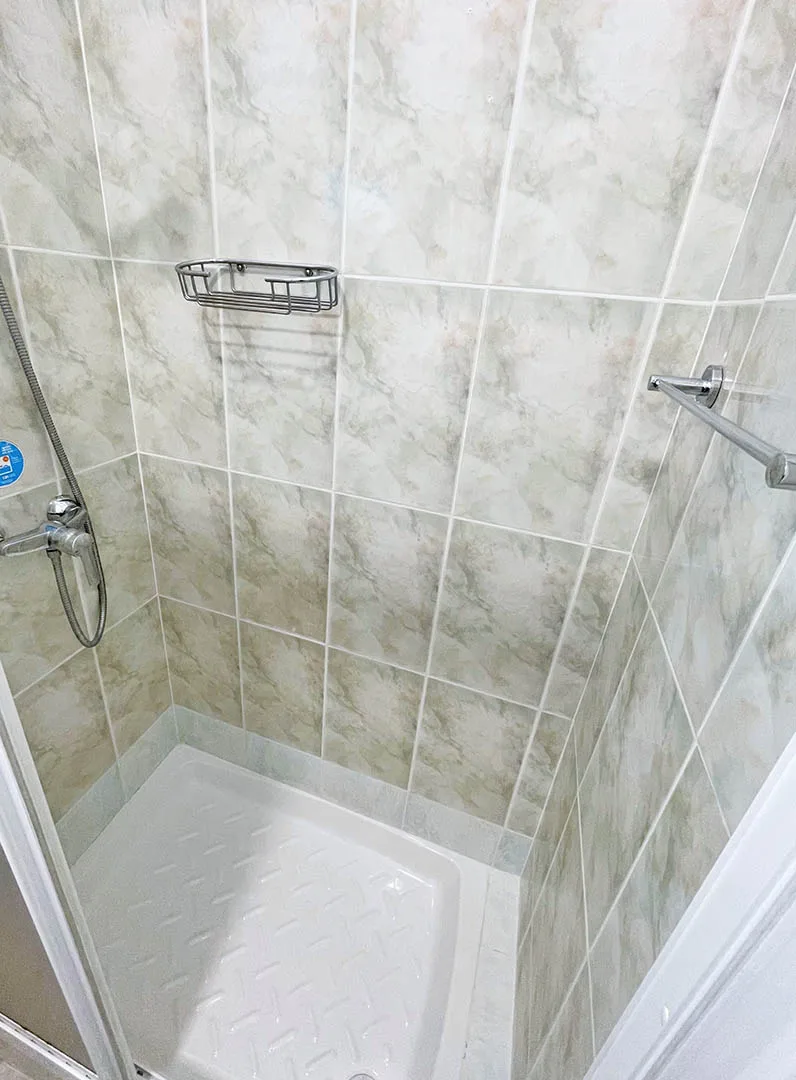 Double room with private bathroom