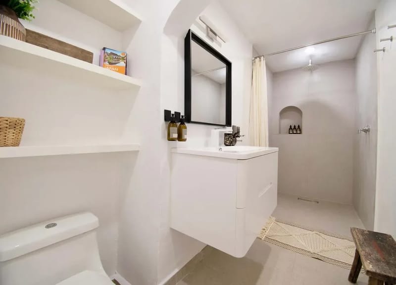 Sunny 7BR House with Amazing Terrace