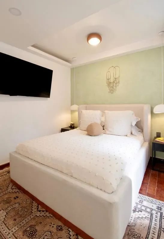 Sunny 7BR House with Amazing Terrace