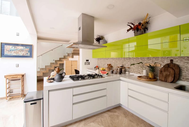 Sunny 7BR House with Amazing Terrace