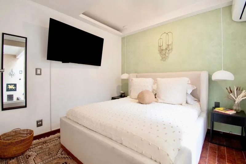 Sunny 7BR House with Amazing Terrace