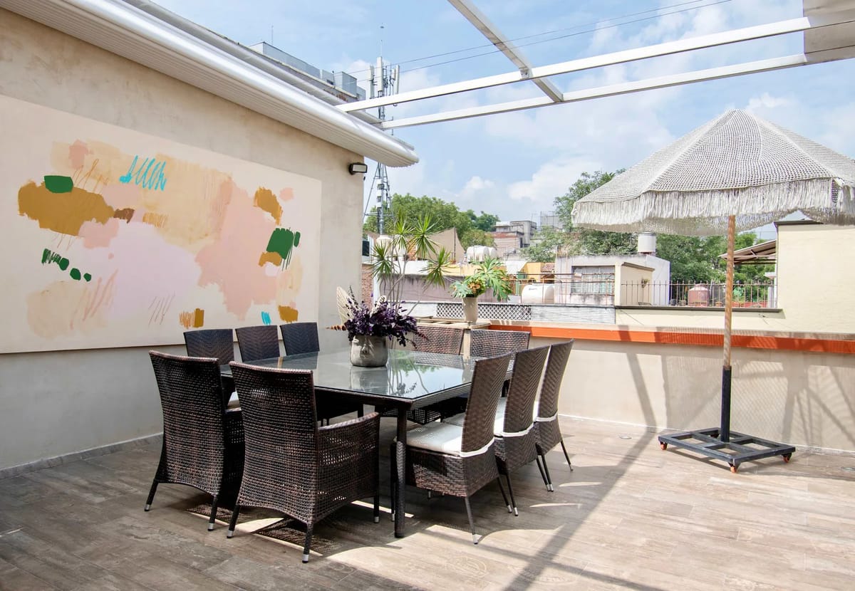 Sunny 7BR House with Amazing Terrace