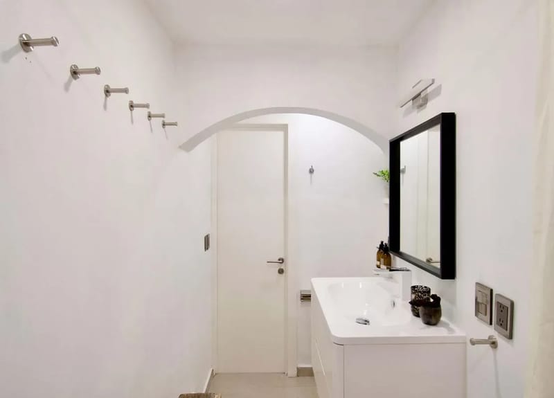 Sunny 7BR House with Amazing Terrace