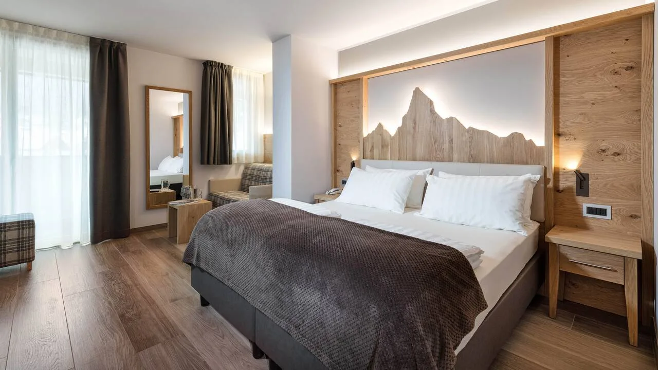 Hotel Serena guest room