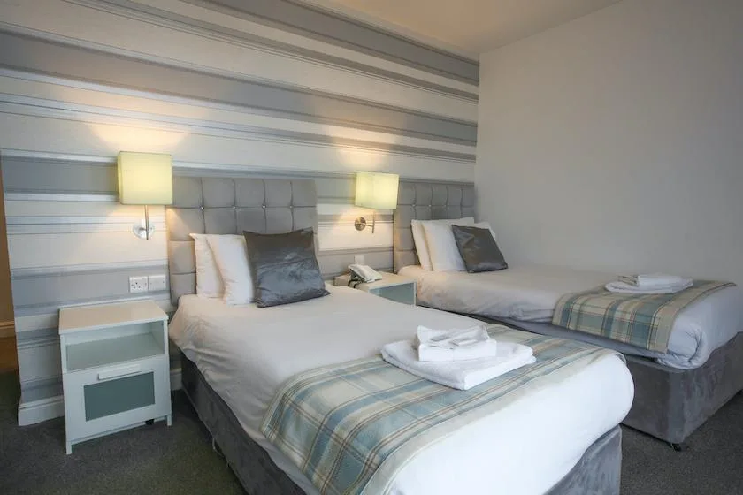 Twin Room at Tiffany's Hotel
