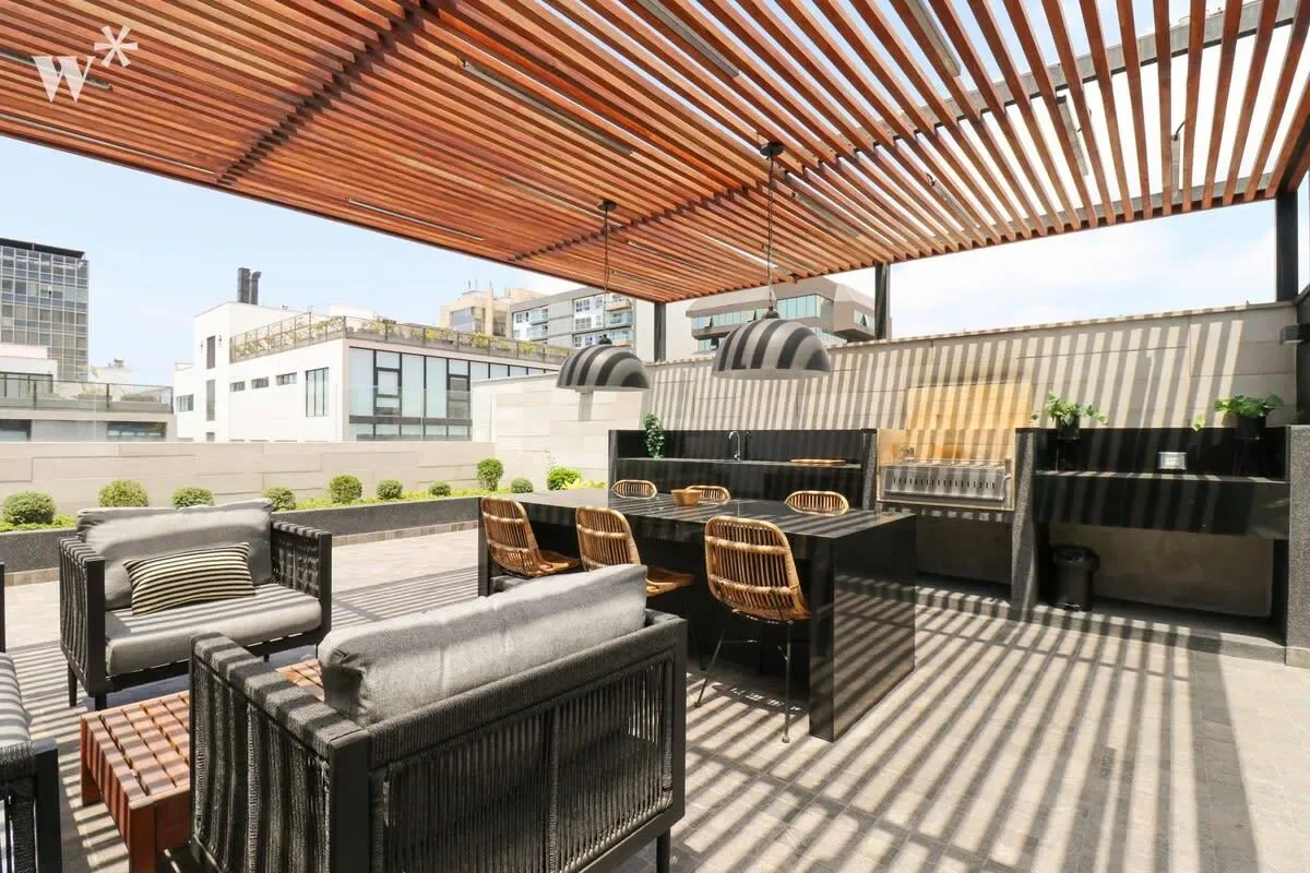 Dreamy 2BR with Balcony in Miraflores
