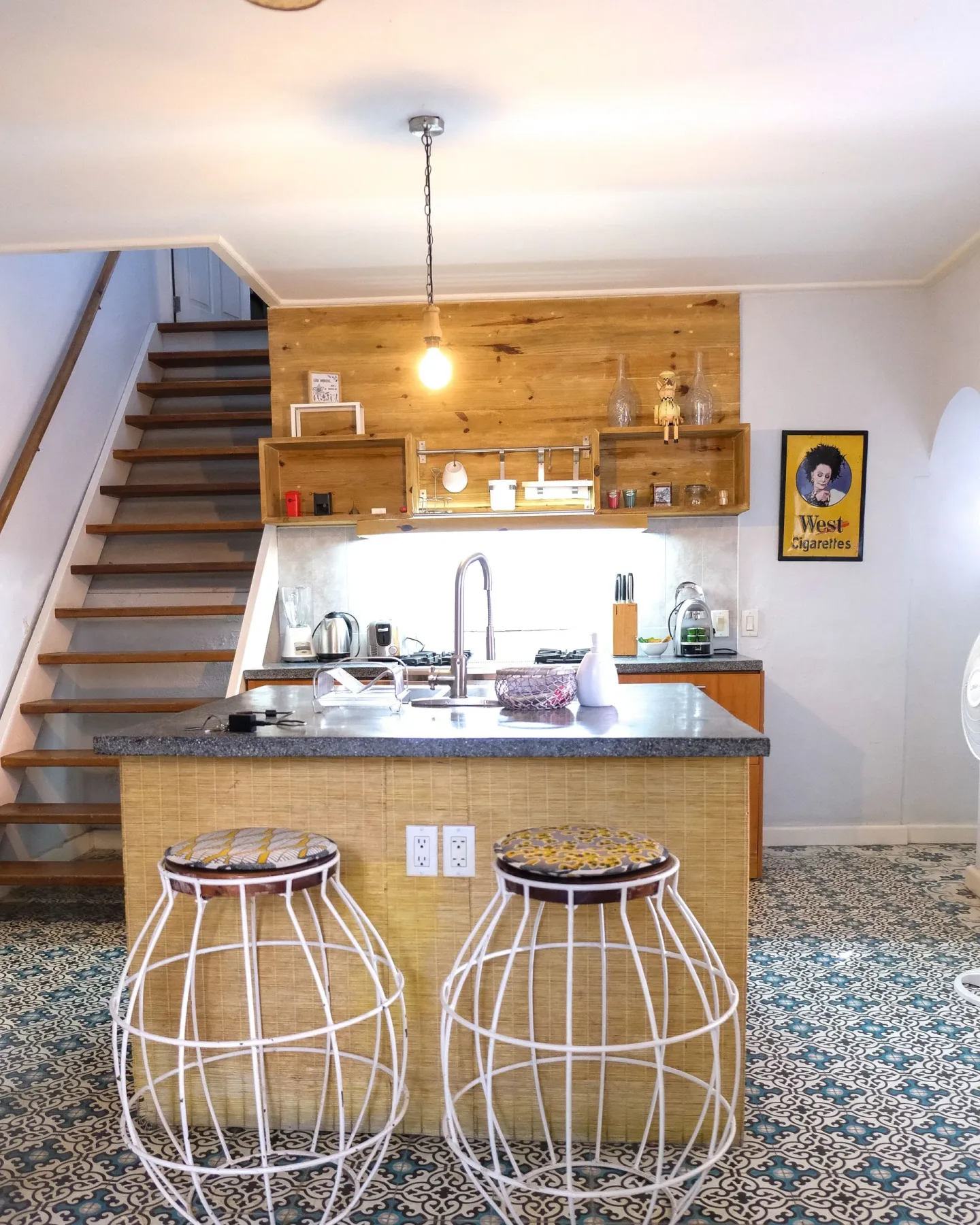 Cocina en un apartamento de un dormitorio.