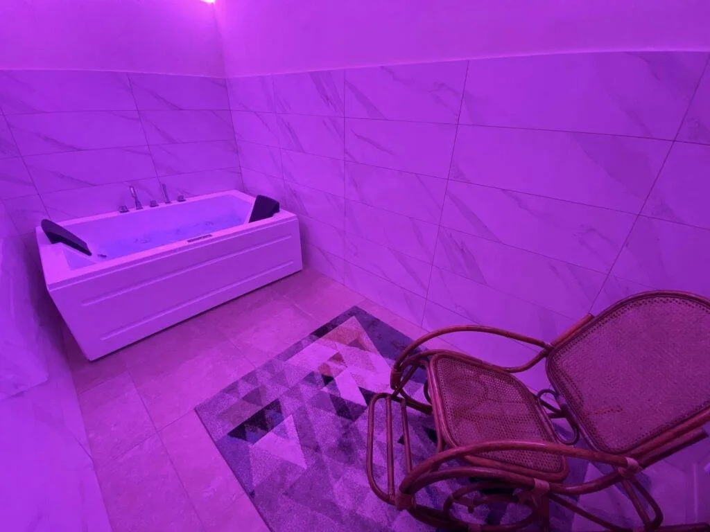 Jacuzzi suite