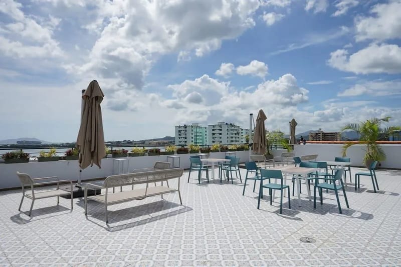 Deluxe 2BR in Casco Antiguo w/ Rooftop