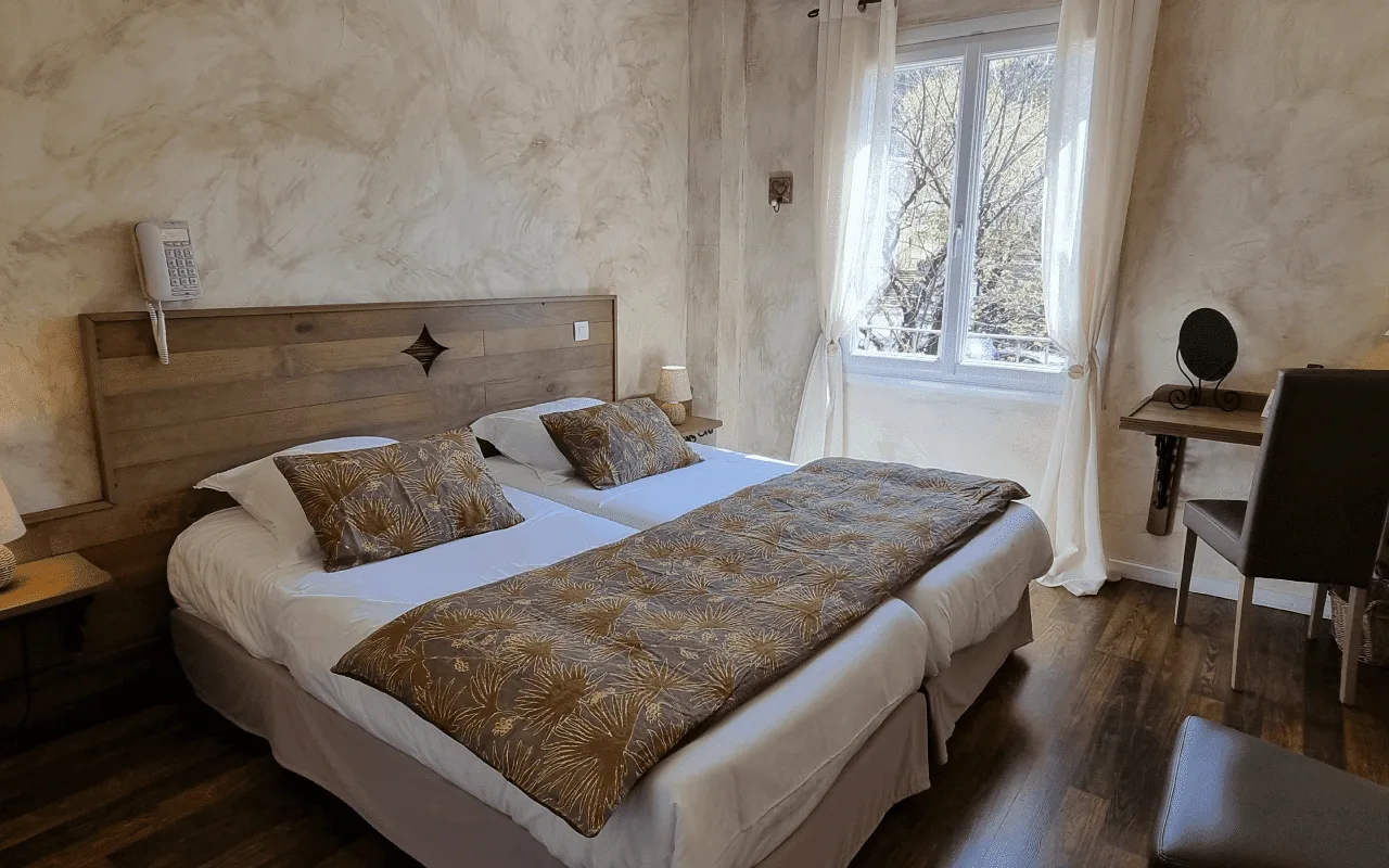 Standard twin room