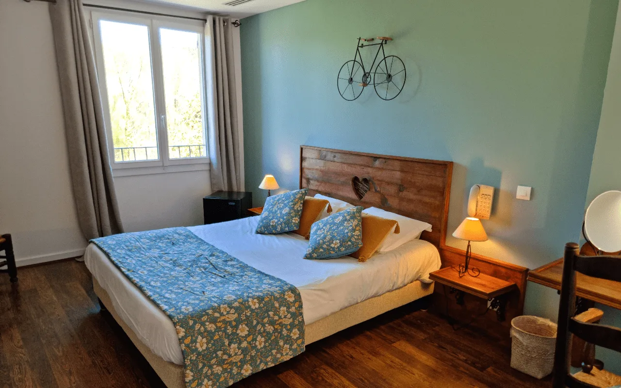 Superior room with double bed