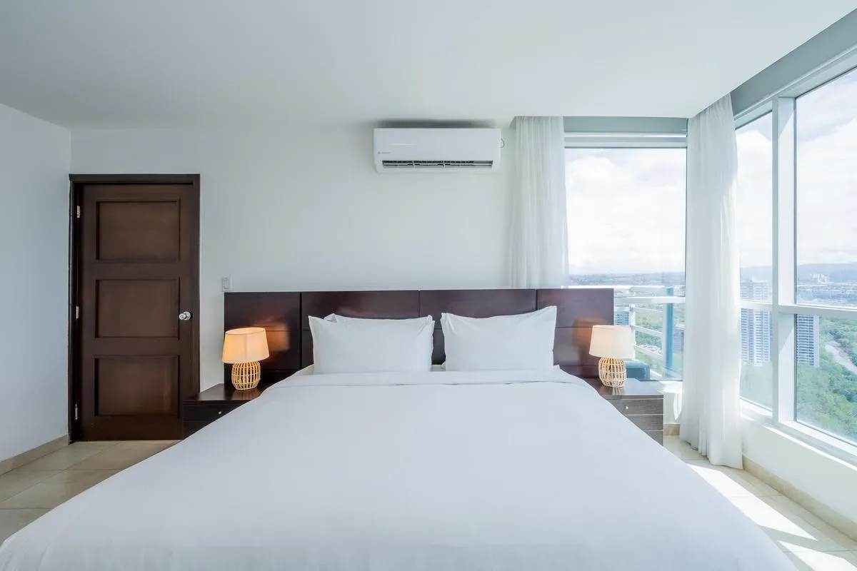 Upscale 2BR in Costa del Este w/ Balcony