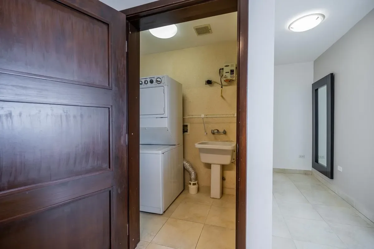 Upscale 2BR in Costa del Este w/ Balcony