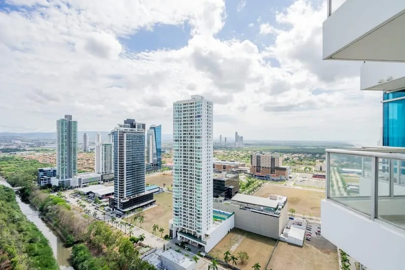 Upscale 2BR in Costa del Este w/ Balcony