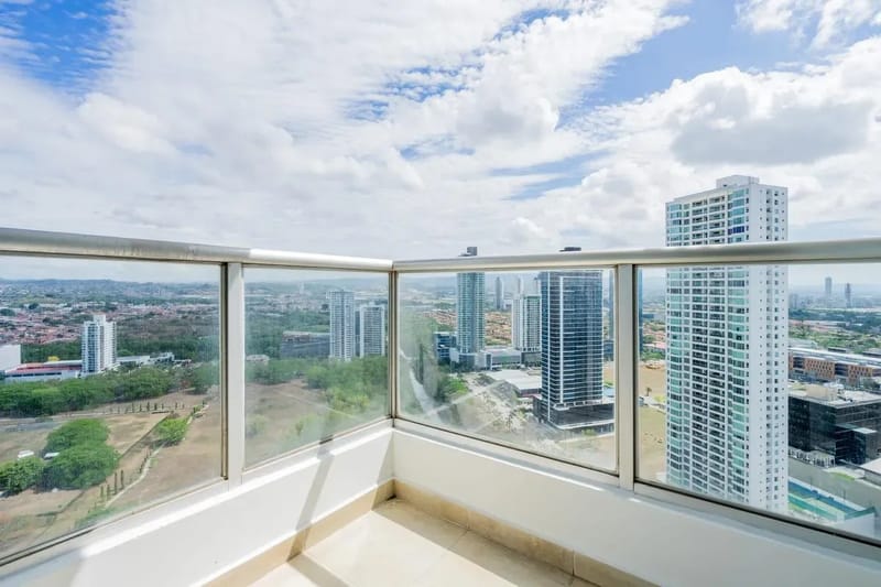 Upscale 2BR in Costa del Este w/ Balcony
