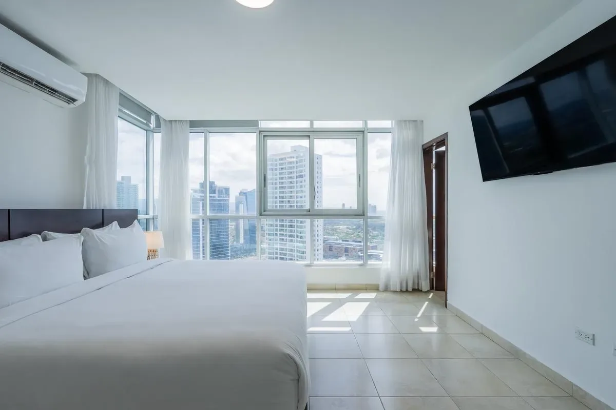 Upscale 2BR in Costa del Este w/ Balcony