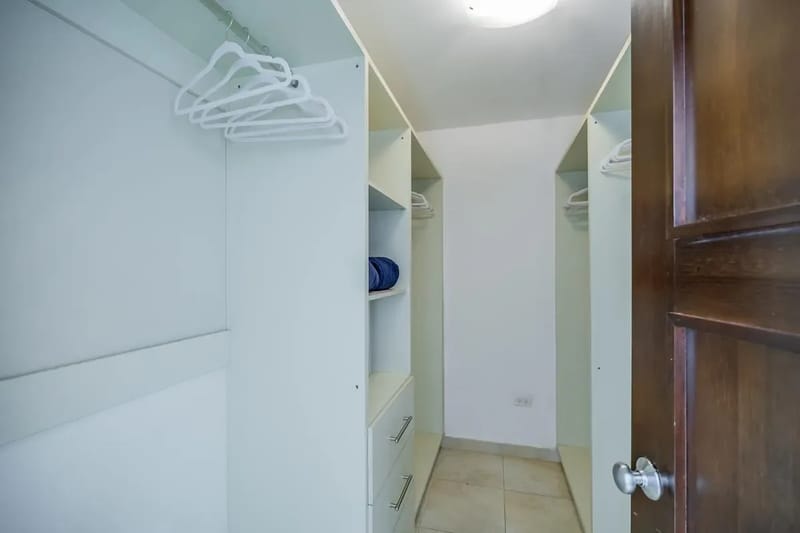Upscale 2BR in Costa del Este w/ Balcony