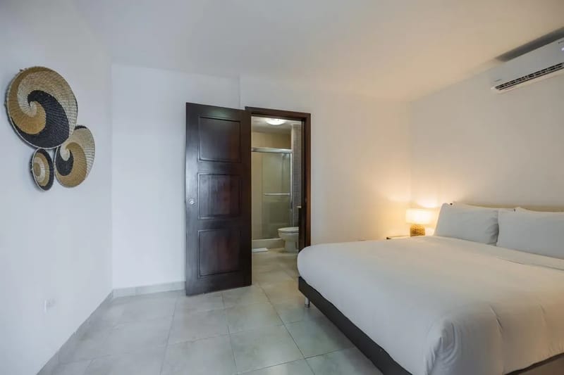 Upscale 2BR in Costa del Este w/ Balcony