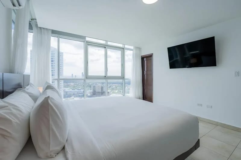 Upscale 2BR in Costa del Este w/ Balcony