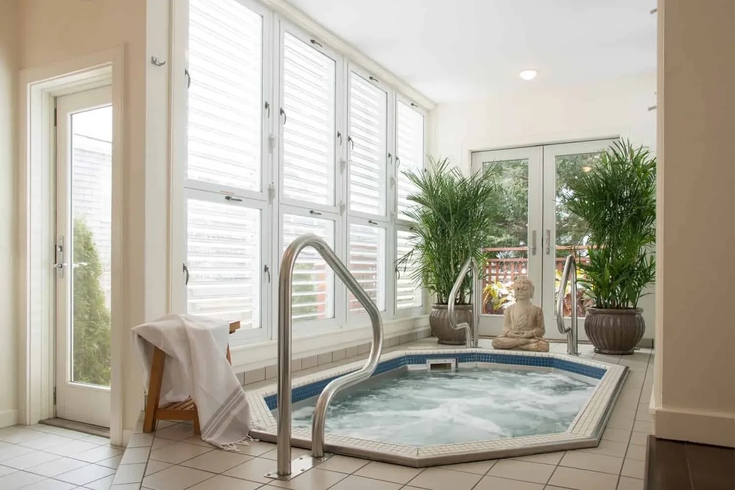 Jacuzzi interior de Dyer 8, tan cálido en invierno