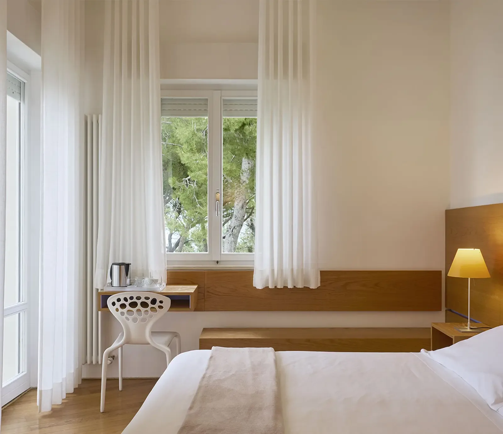 Hotel Emilia guest rooms