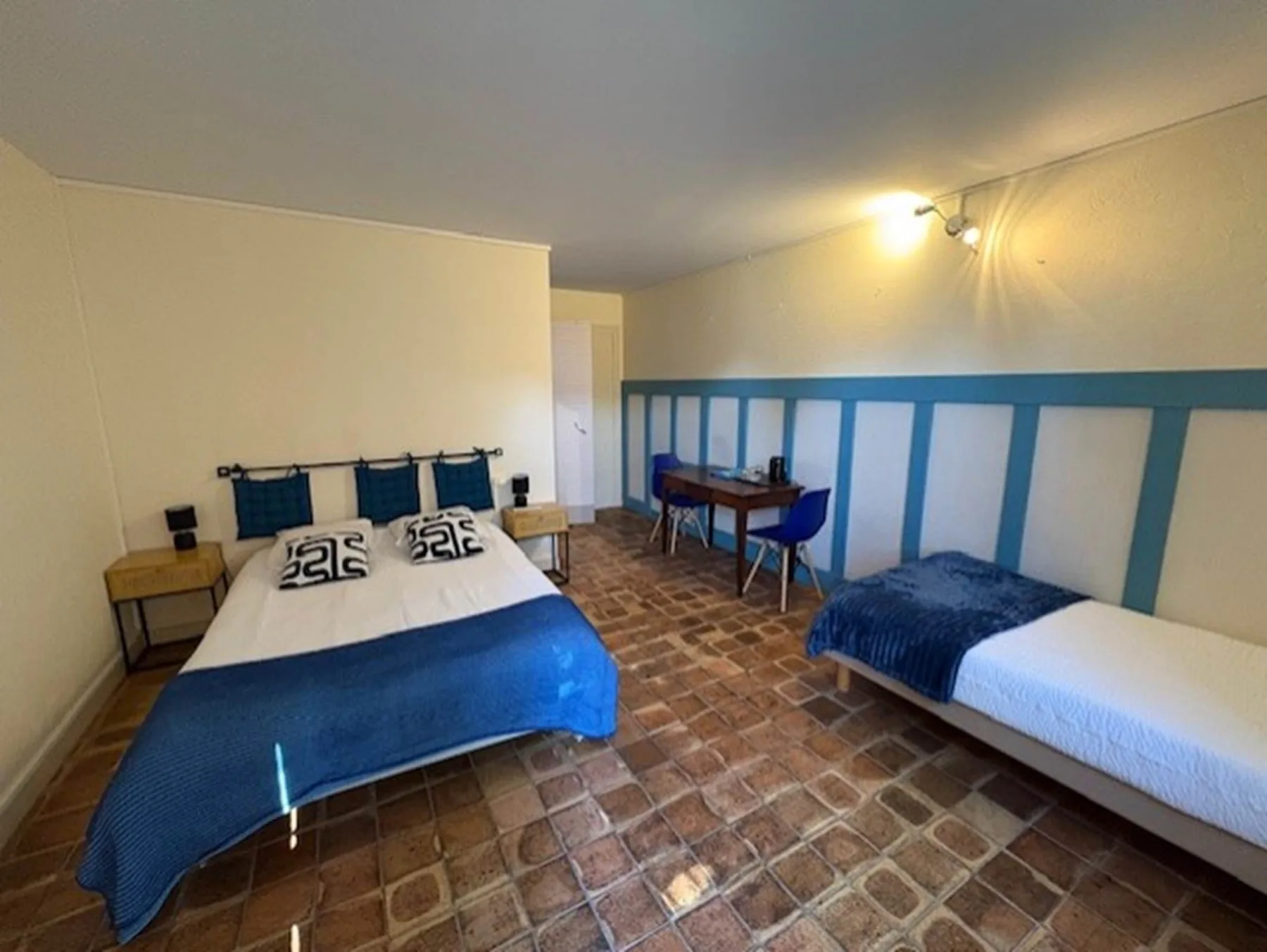 Room 16